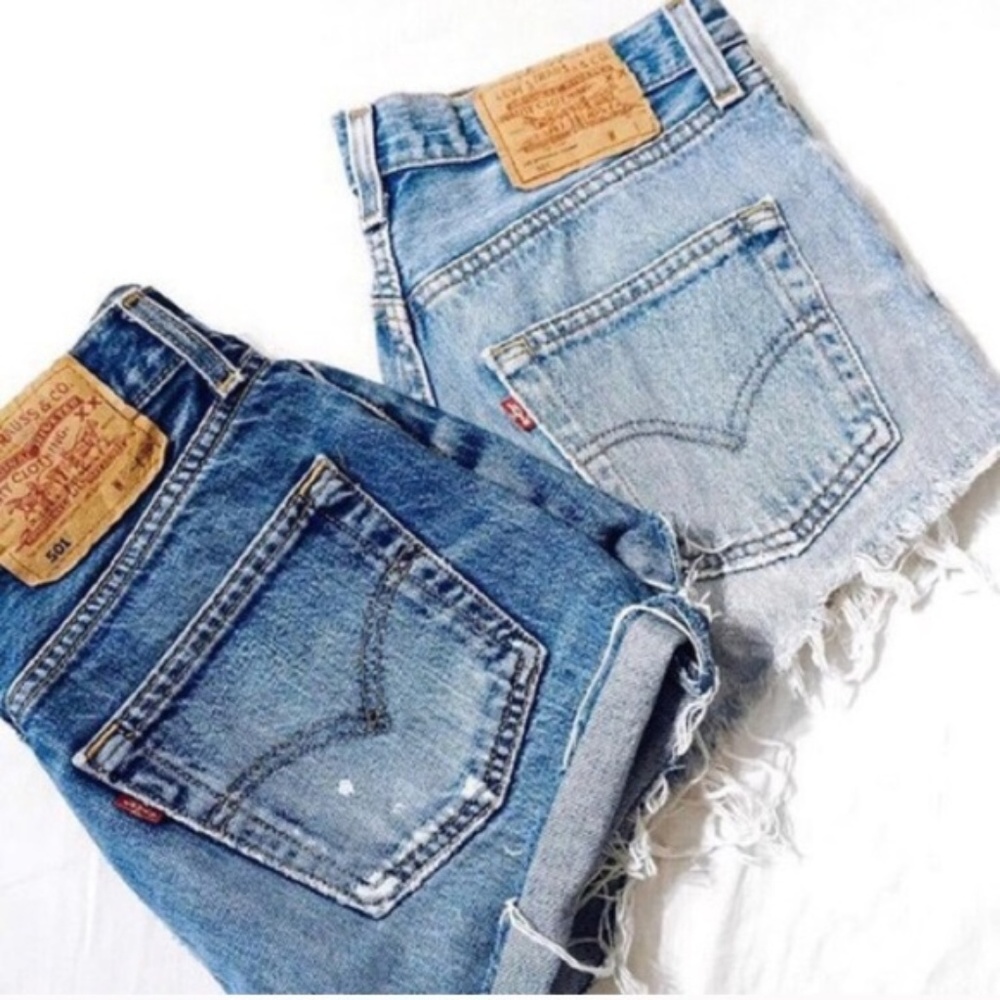 2 pairs of cutoff levi shorts